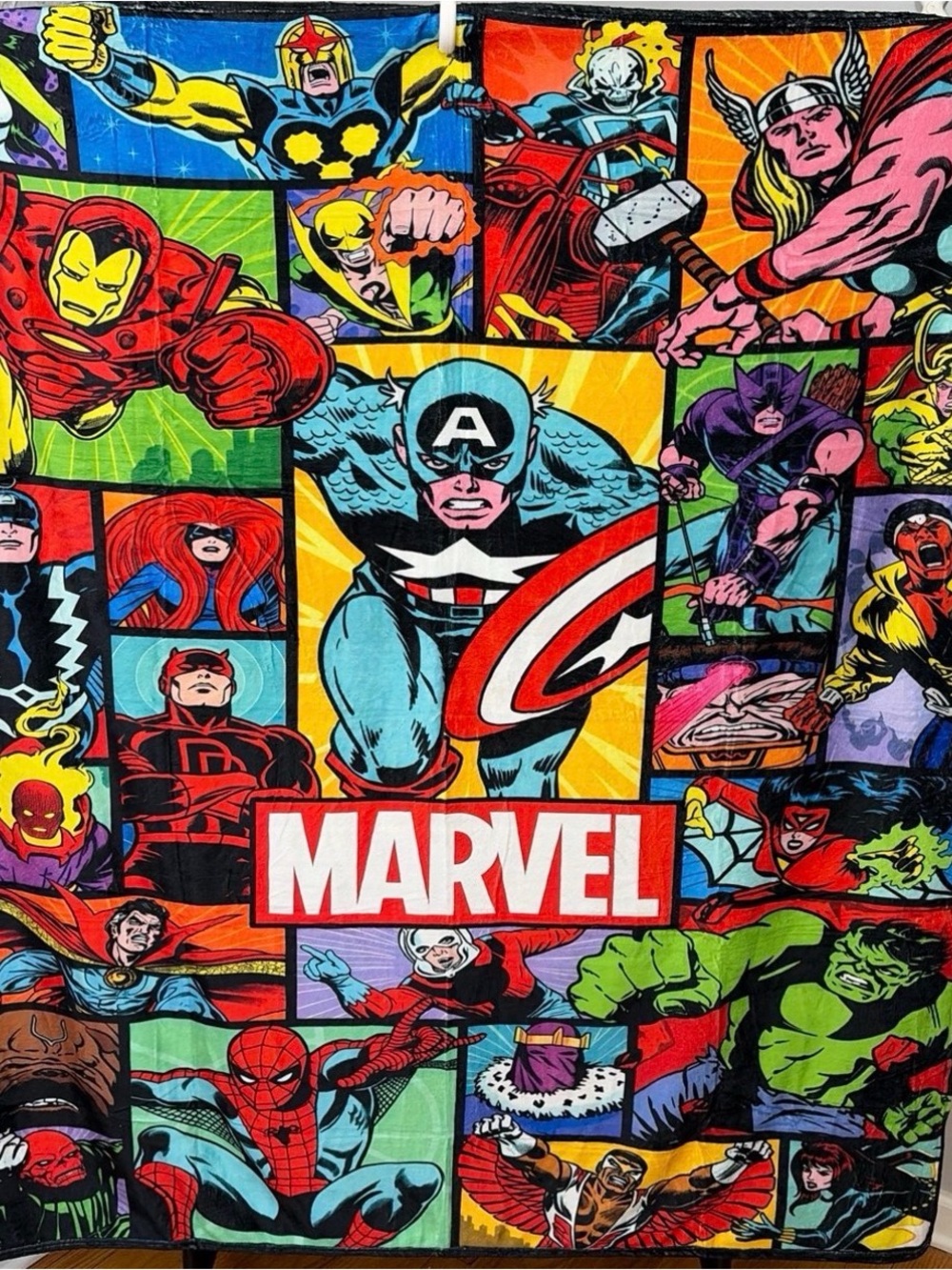 Marvel Multicolor Comic Heroes Throw Blanket - Marvel